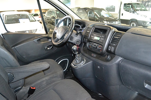 Opel Vivaro 8 of 8