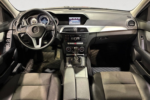 Mercedes-Benz C180 11 of 17