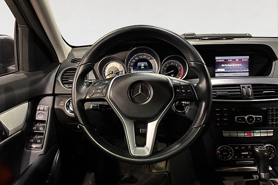 Mercedes-Benz C180 13 of 17