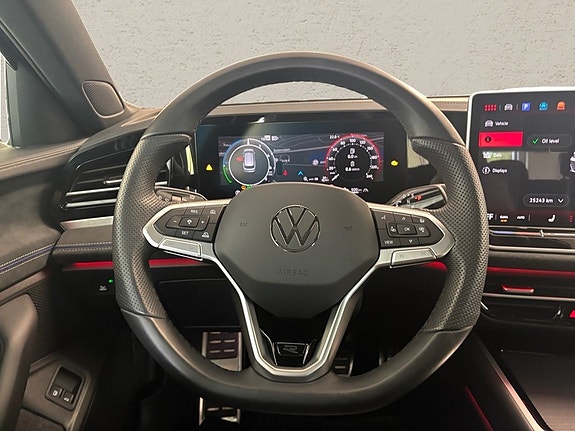 Volkswagen Passat 6 of 15