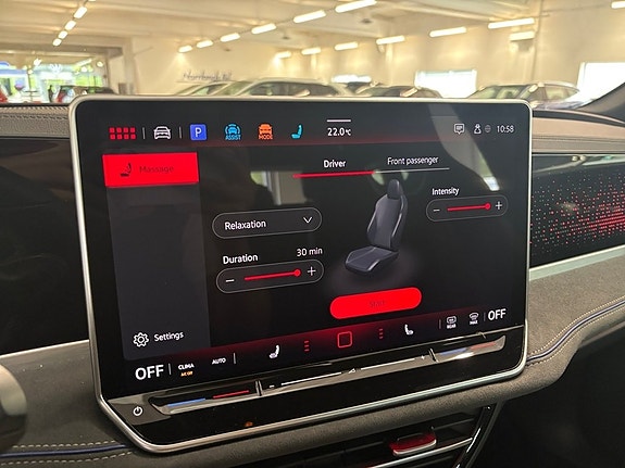 Volkswagen Passat 12 of 15