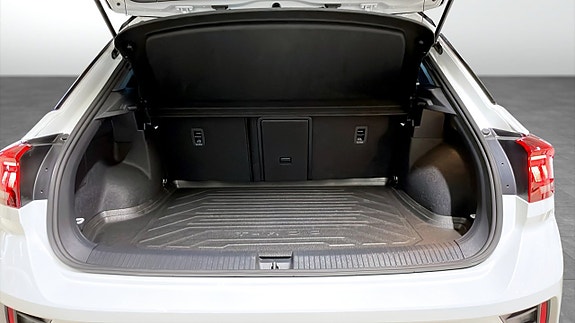 Volkswagen T-Roc 12 of 19