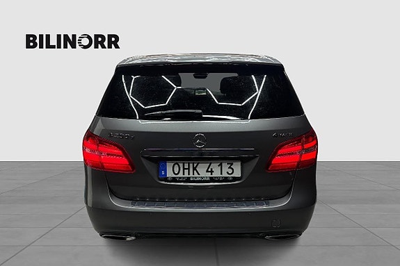 Mercedes-Benz B200 d 3 of 5