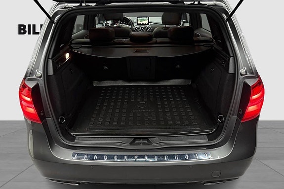 Mercedes-Benz B200 d 4 of 5