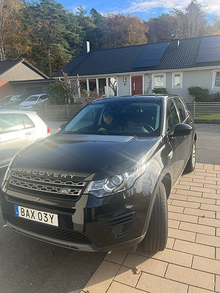 Land Rover Discovery Sport 2 of 5