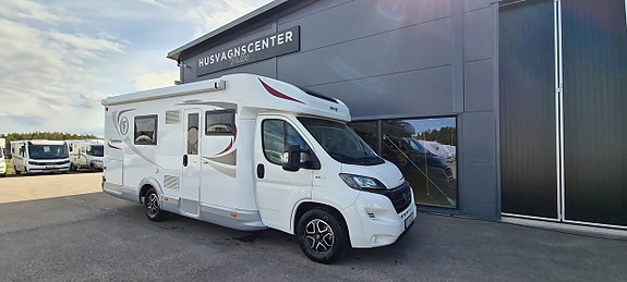 Elnagh Baron 575 "Dragkrok, dieselvärme, låga långbäddar"