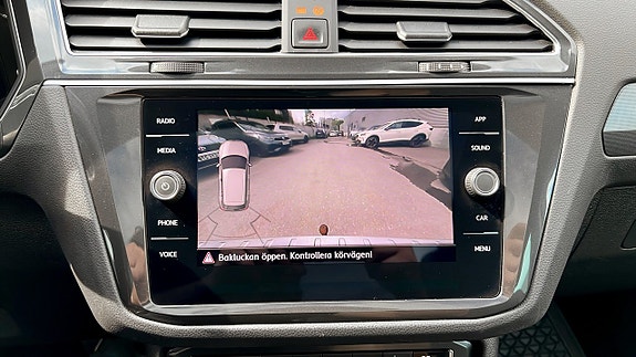 Volkswagen Tiguan 25 of 25