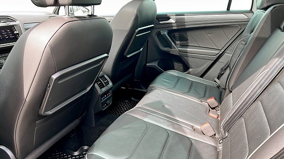 Volkswagen Tiguan 12 of 25