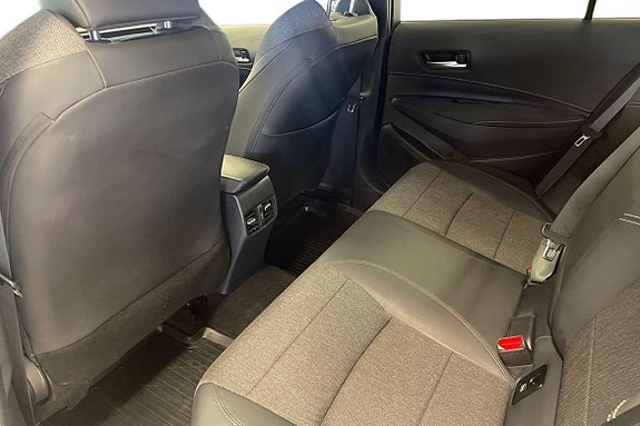 Toyota Corolla 13 of 19