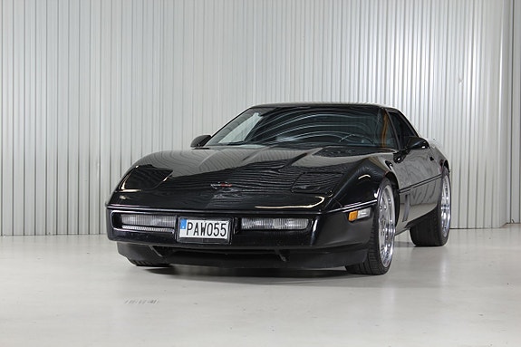 Chevrolet Corvette 2 of 5