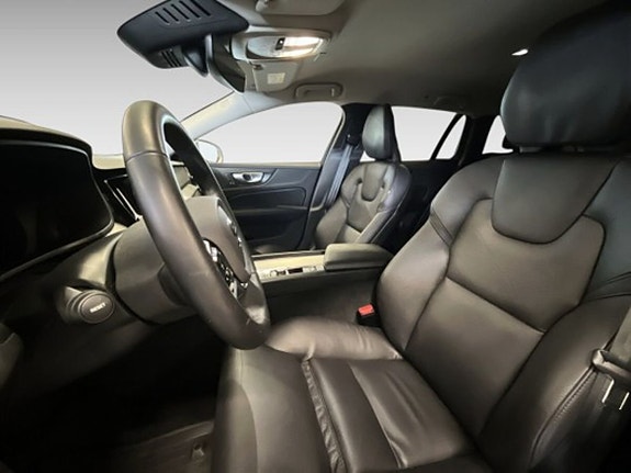 Volvo V60 Cross Country 9 of 14