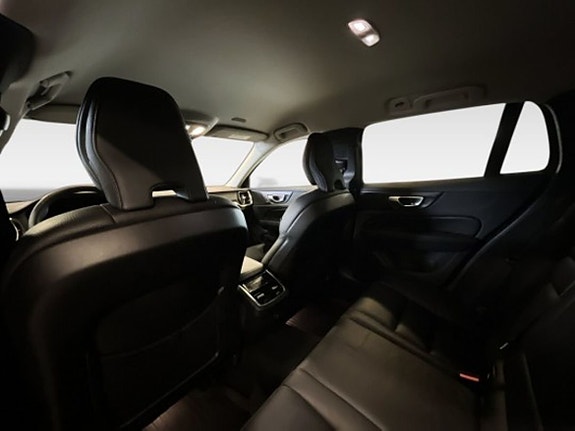 Volvo V60 Cross Country 12 of 14