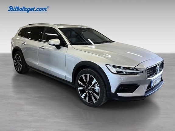 Volvo V60 Cross Country 3 of 5