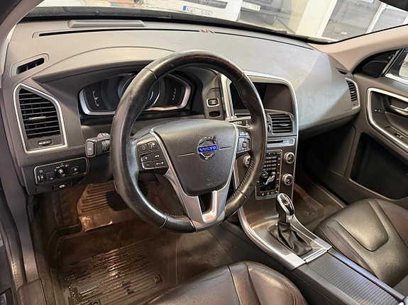 Volvo XC60 15 of 16