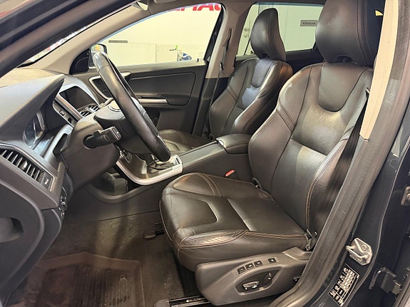 Volvo XC60 12 of 16