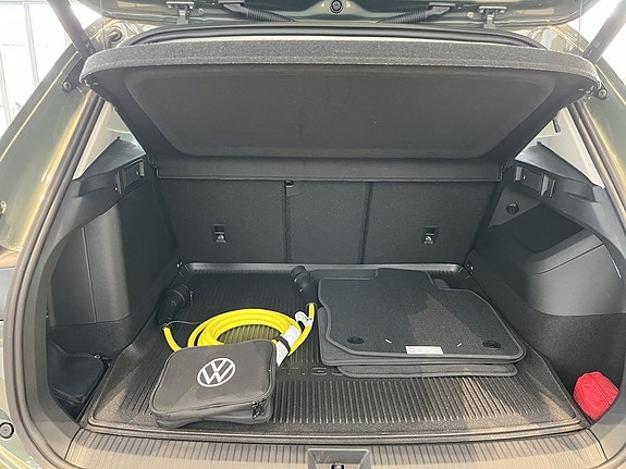 Volkswagen Tiguan 9 of 14