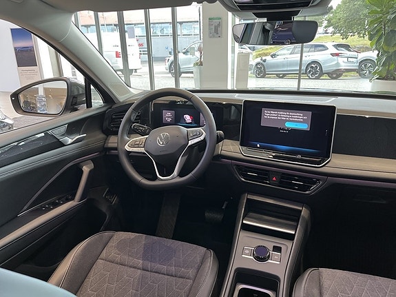Volkswagen Tiguan 5 of 5