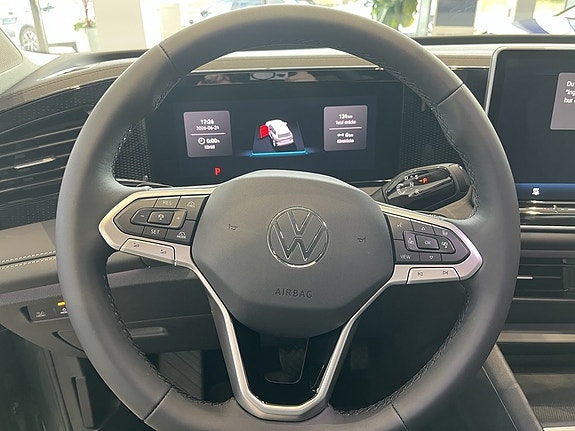 Volkswagen Tiguan 6 of 14