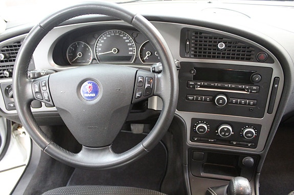 Saab 9-5 13 of 18