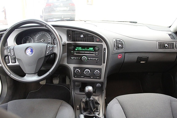 Saab 9-5 12 of 18