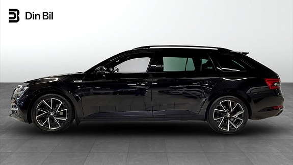 Skoda Superb 2 of 5