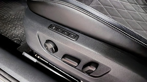Skoda Superb 14 of 21
