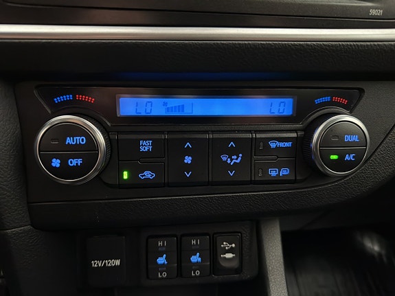 Toyota Auris 24 of 30