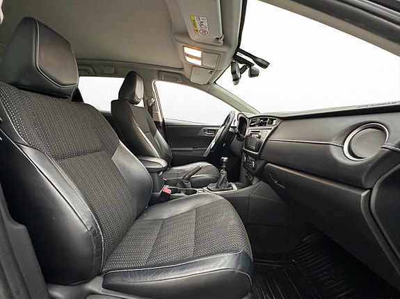 Toyota Auris 25 of 30
