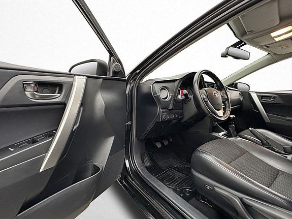 Toyota Auris 10 of 30