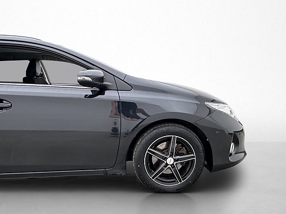 Toyota Auris 30 of 30