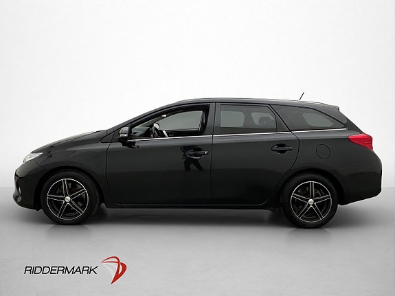 Toyota Auris 5 of 30