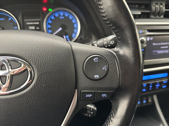 Toyota Auris 18 of 30