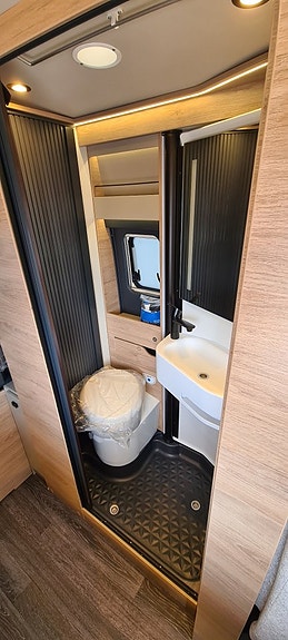Knaus 630 MX Boxtime "Dieselvärmare, Lyftsäng-EL, Långbädd" 8 of 14