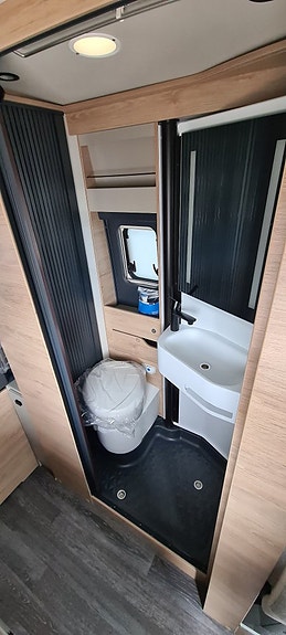 Knaus 630 MX Boxtime "Dieselvärmare, Lyftsäng-EL, Långbädd" 7 of 14