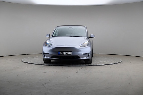 Tesla Model Y 3 of 5