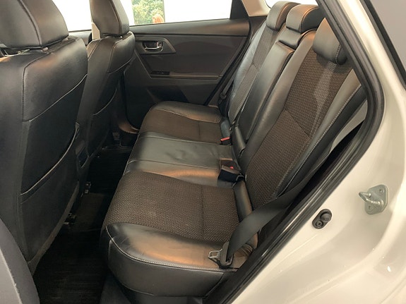 Toyota Auris 8 of 22