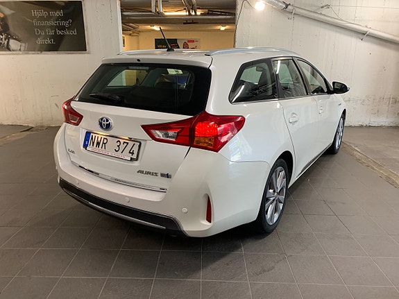 Toyota Auris 3 of 5