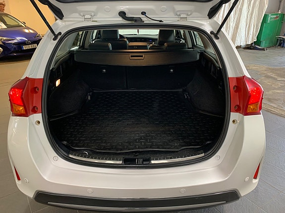 Toyota Auris 6 of 22