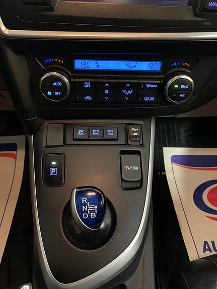 Toyota Auris 13 of 22