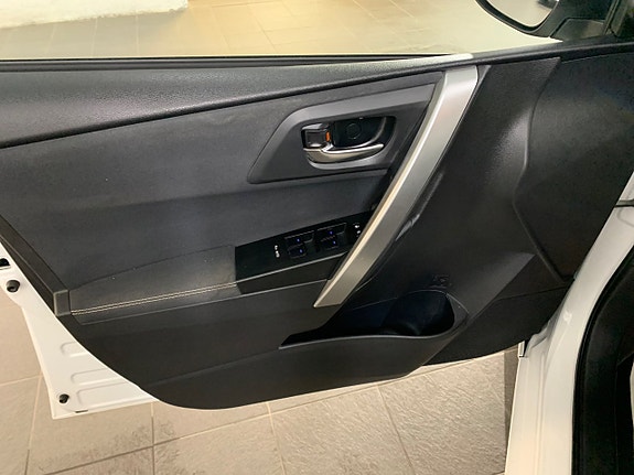 Toyota Auris 20 of 22