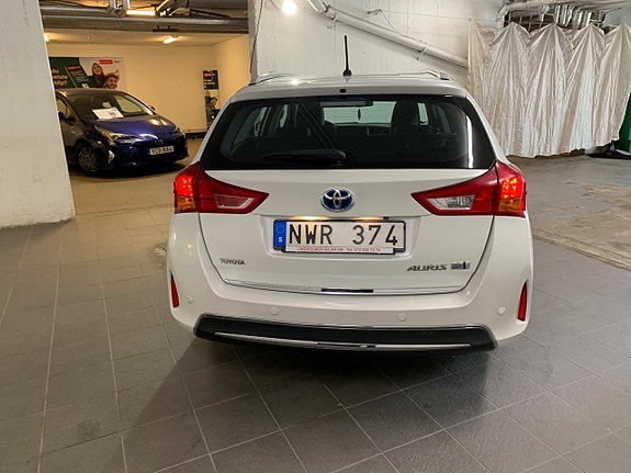 Toyota Auris 5 of 5