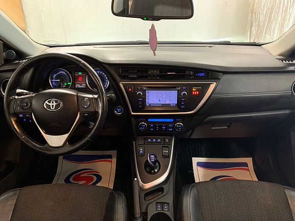 Toyota Auris 17 of 22
