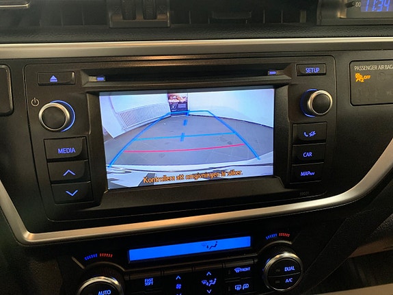 Toyota Auris 11 of 22