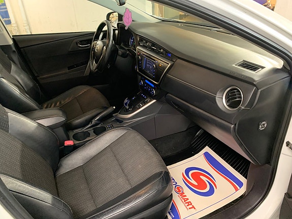 Toyota Auris 18 of 22