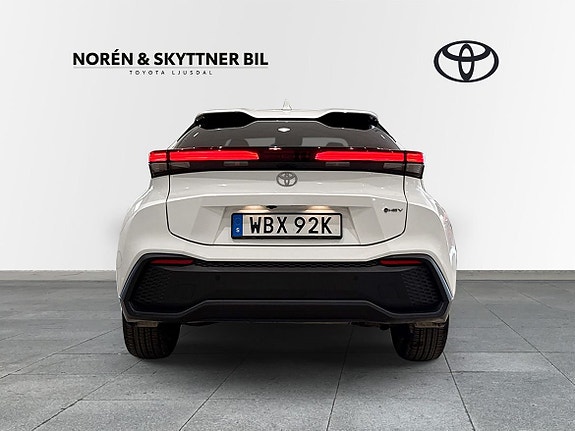 Toyota C-HR 5 of 5