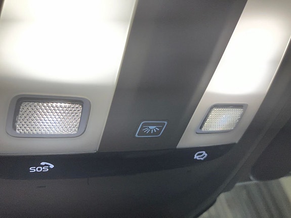 Volvo XC60 13 of 21