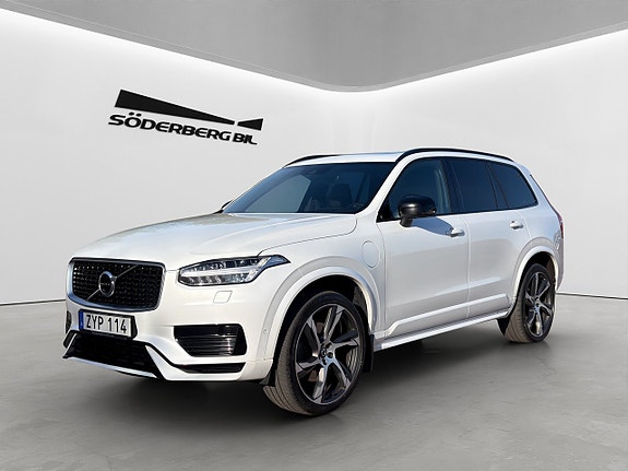 Volvo XC90 3 of 5