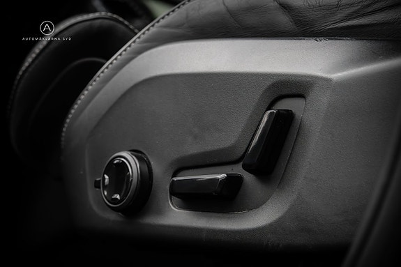 Volvo XC90 15 of 28