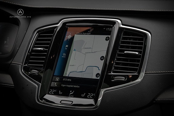 Volvo XC90 10 of 28