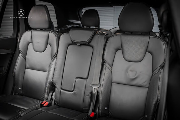 Volvo XC90 18 of 28